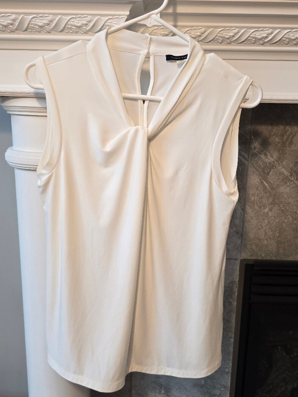 Tommy Hilfiger White Sleeveless Mock Neck drapped blouse size medium